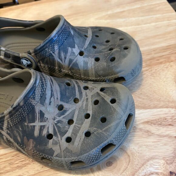 Crocs Camo Clogs Size  J1 - Picture 3 of 8